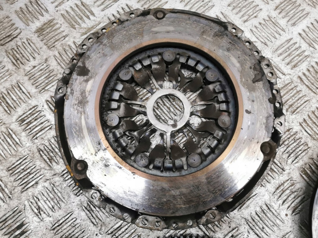 Nissan x-trail t32 2015 комплект зчеплення в Україні