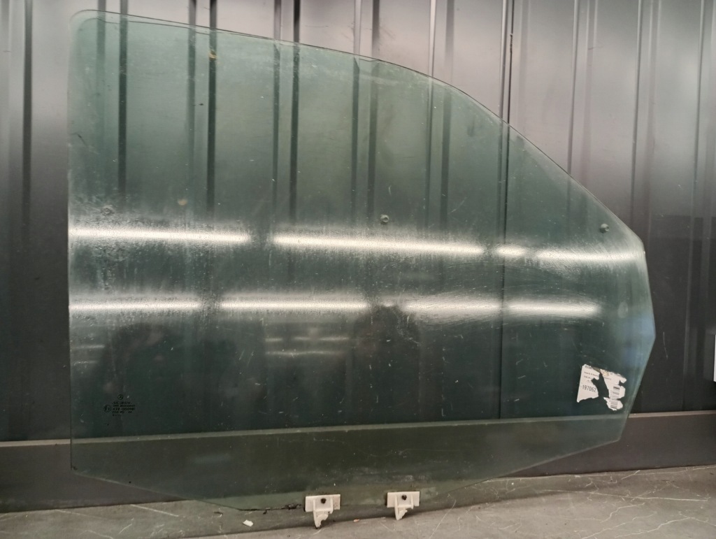 фото №1, Скло двері лівий перед mercedes vito w638 89r