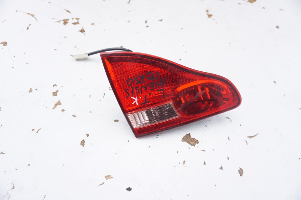 фото №1, Лампа крышки левый задняя toyota avensis verso