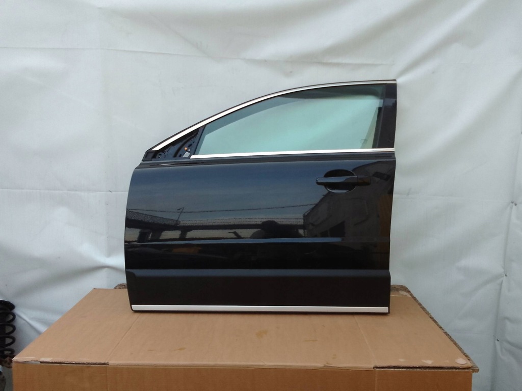 фото №1, Двері ліва передні volvo xc70 2012 чорні колір 452