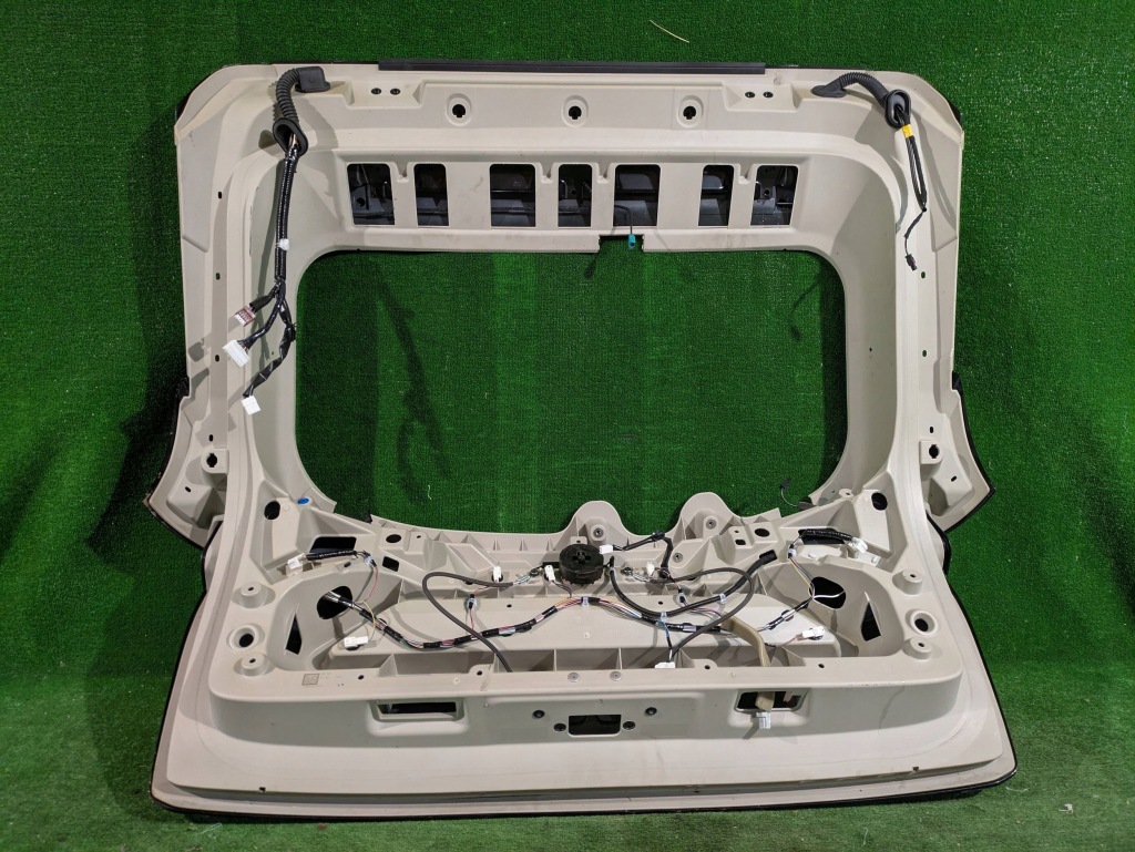 Кришка багажника задня задній багажника nissan ariya nr.64 Недорого