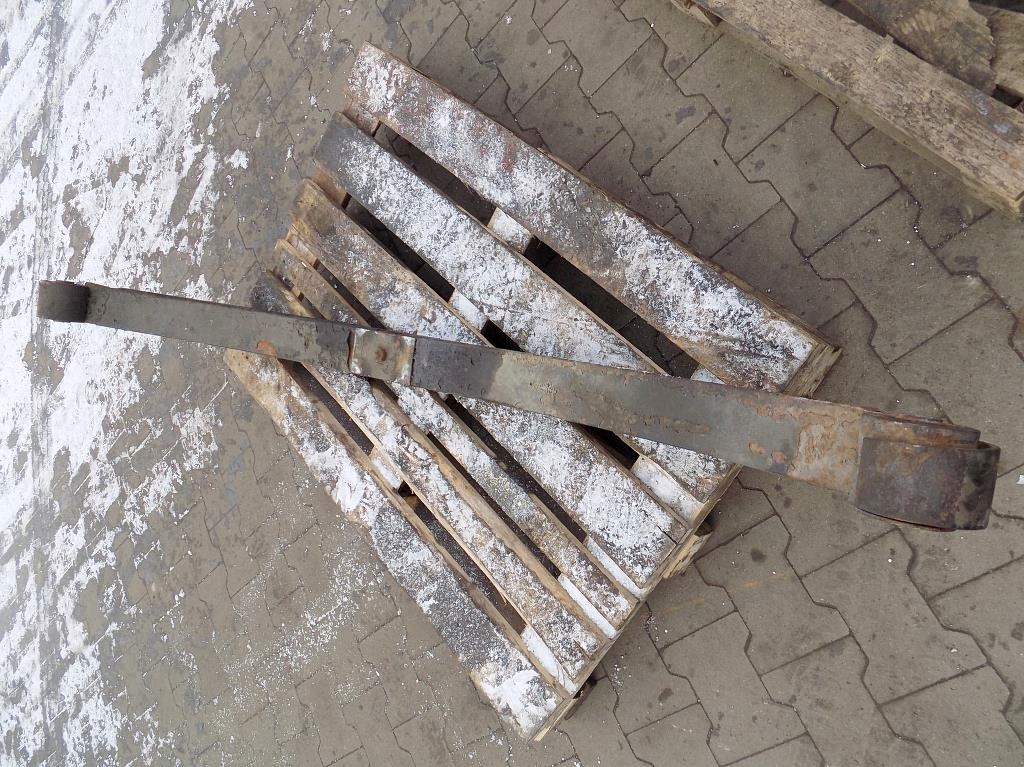 фото №3, Iveco eurotech 440km 2001r - рессора перед 2 щетки