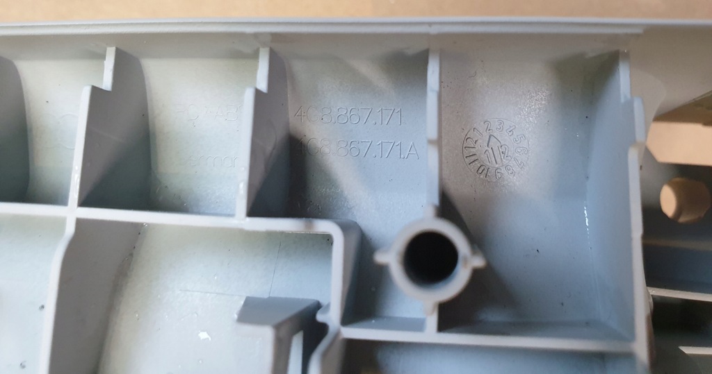 фото №11, Підлокітник обшивка лівий перед audi a7 4g оригінальний номер eu