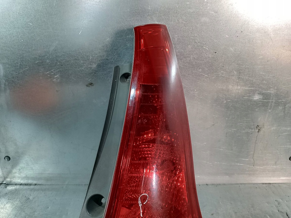 фото №8, Лампа задняя правая hyundai i30 i 92402-2r1 kombi