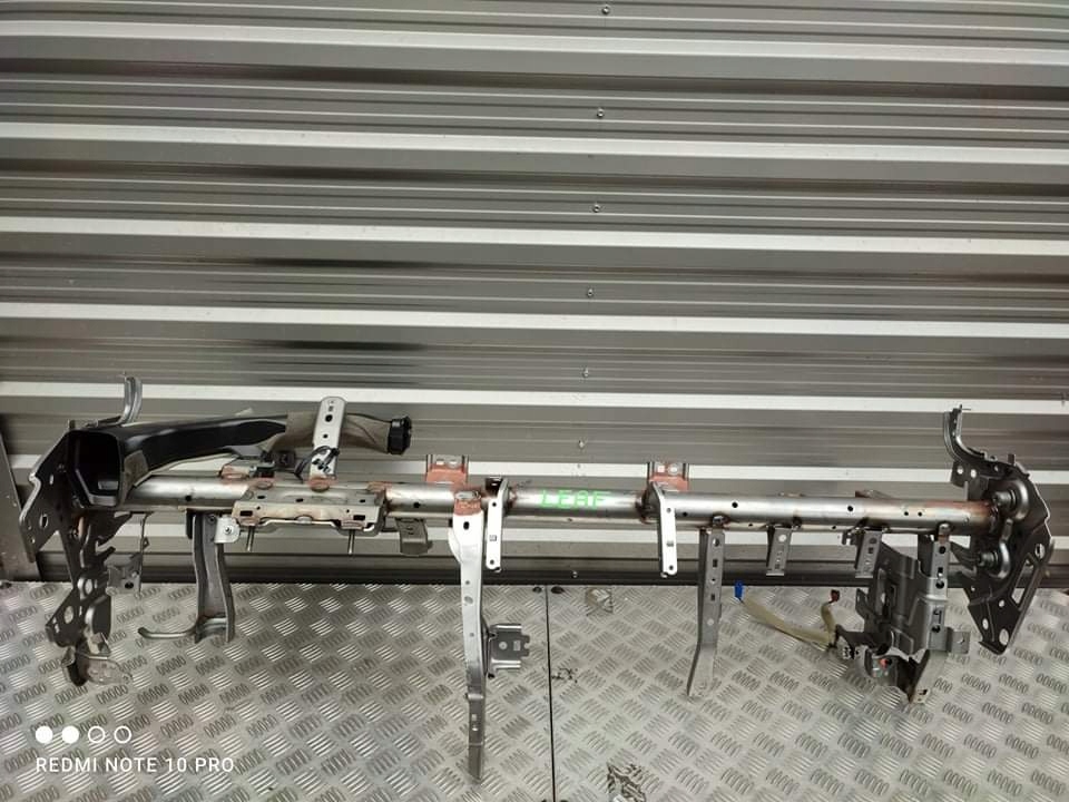 фото №1, Nissan leaf i труба pod консоль eu.