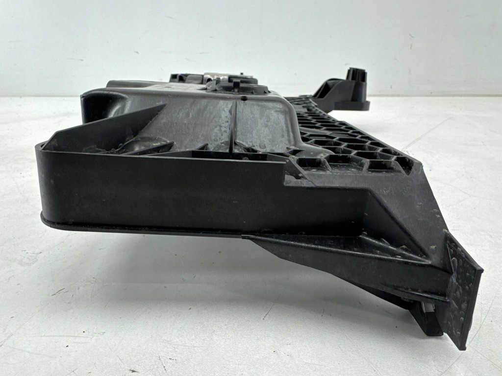 фото №7, Audi a3 8y 2023 полка аккумулятор