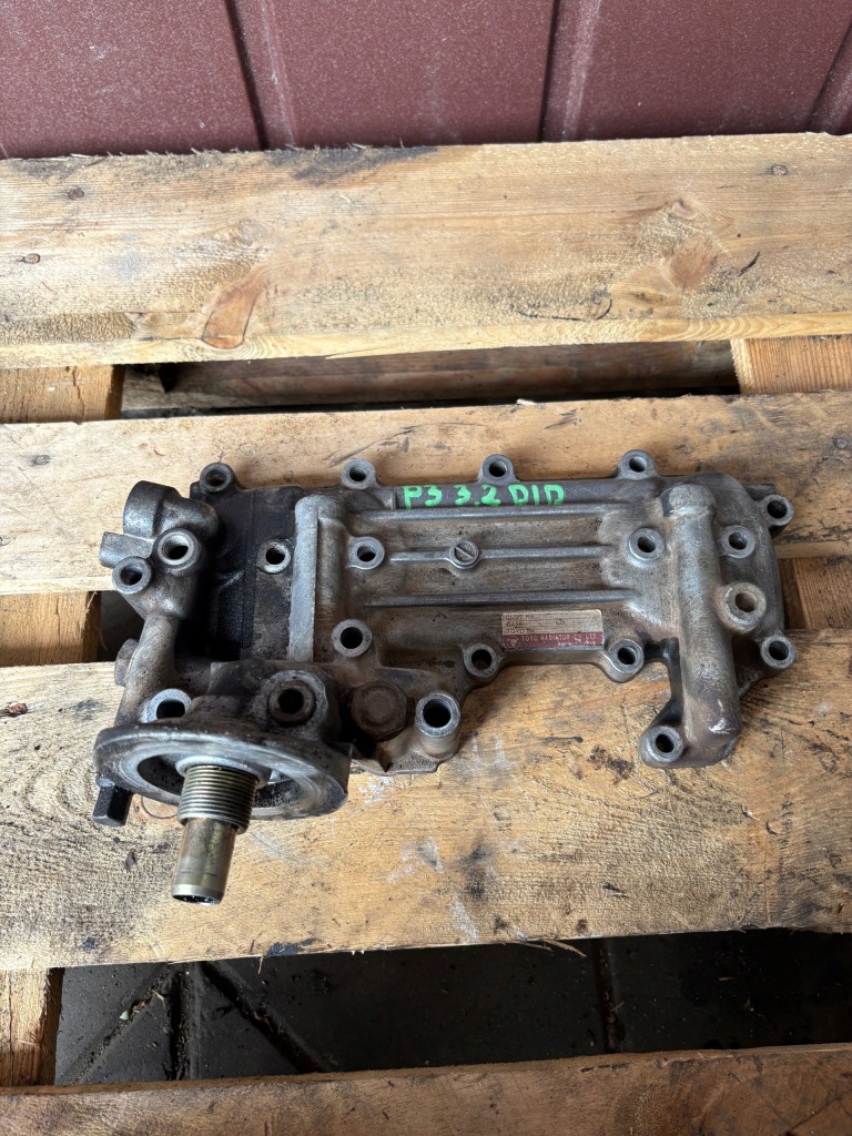 Основа фільтра оливи радіатор mitsubishi pajero 3 3.2 did me203650 Зі Шроту