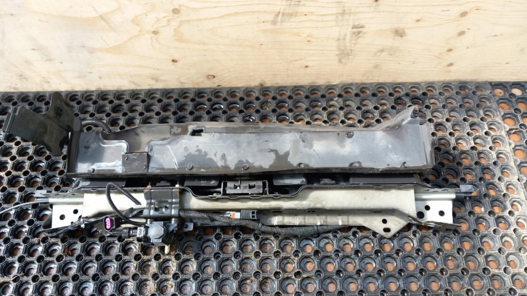 фото №1, Opel astra j pas передний замок комплект балка верхний