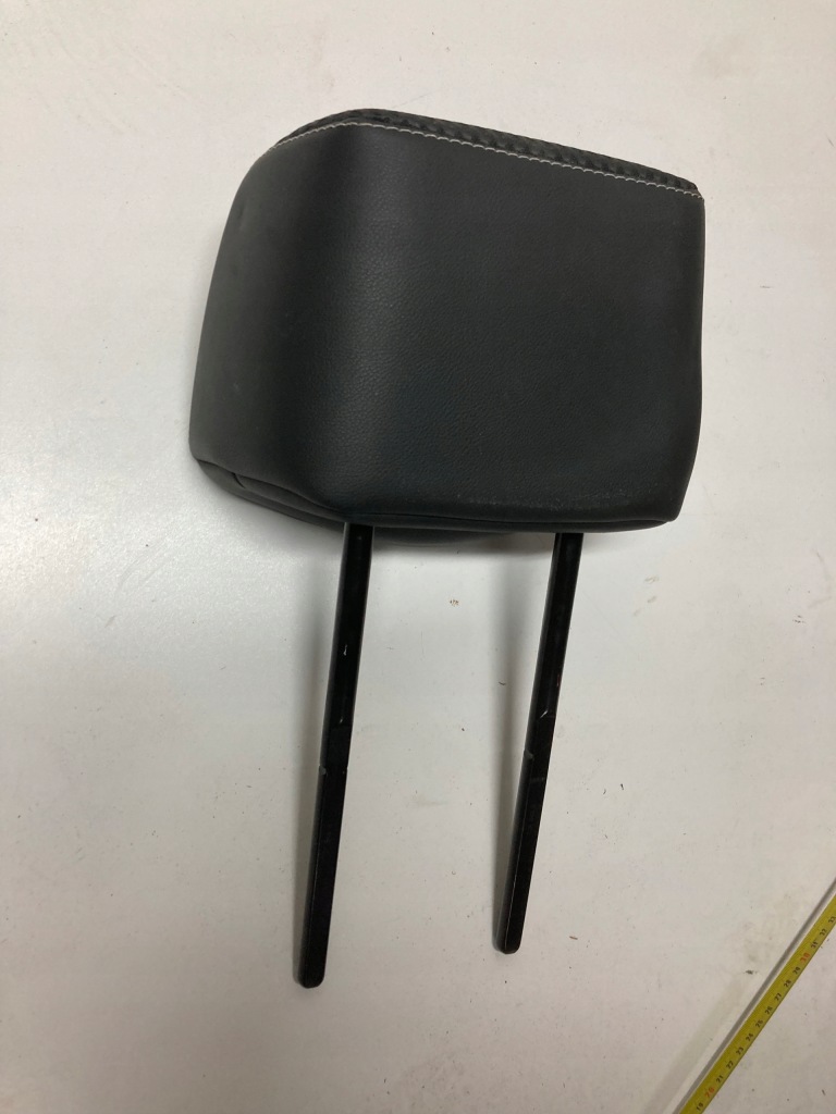 фото №4, Подголовник перед renault clio iii lift 09-12r.