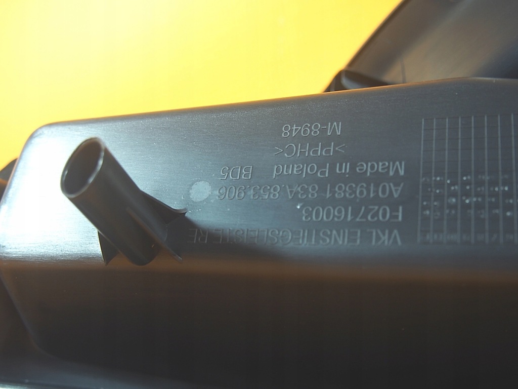 Купить Audi q3 83a 14km обшивка стойка порог правое 83a853906