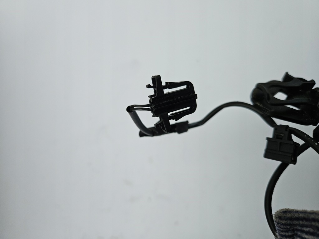 фото №5, Клипса замок поперечина левая правая audi a6 c7 4g a7 a4 b8