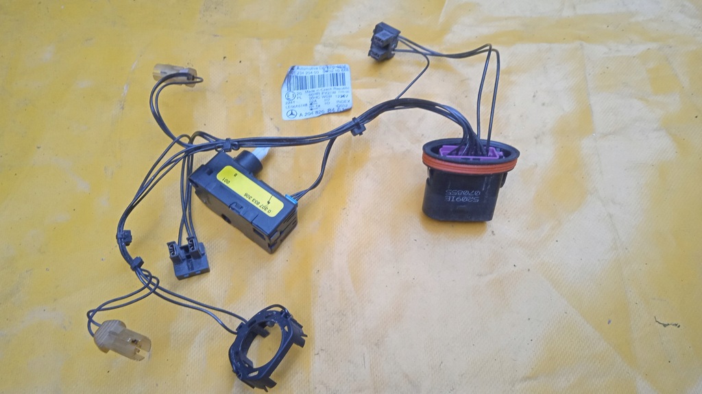 фото №1, Mercedes a204 c klasa лампа електропроводка лампи h7