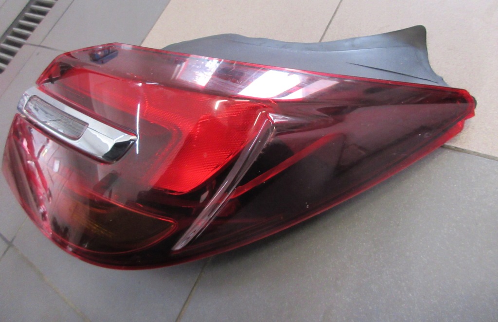 Фара задний  правый  insignia a рестайлинг  led оригинал hb Оригинал