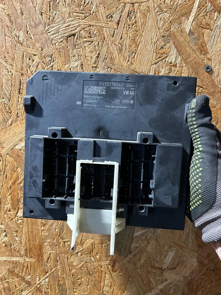 фото №1, Audi a3 8v 2.0 tdi модуль комфорту 5q0937084g