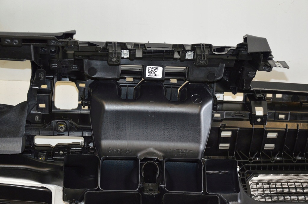 фото №14, Mercedes консоль приборная панель приборная панель кожа серая nić eqb x243 243