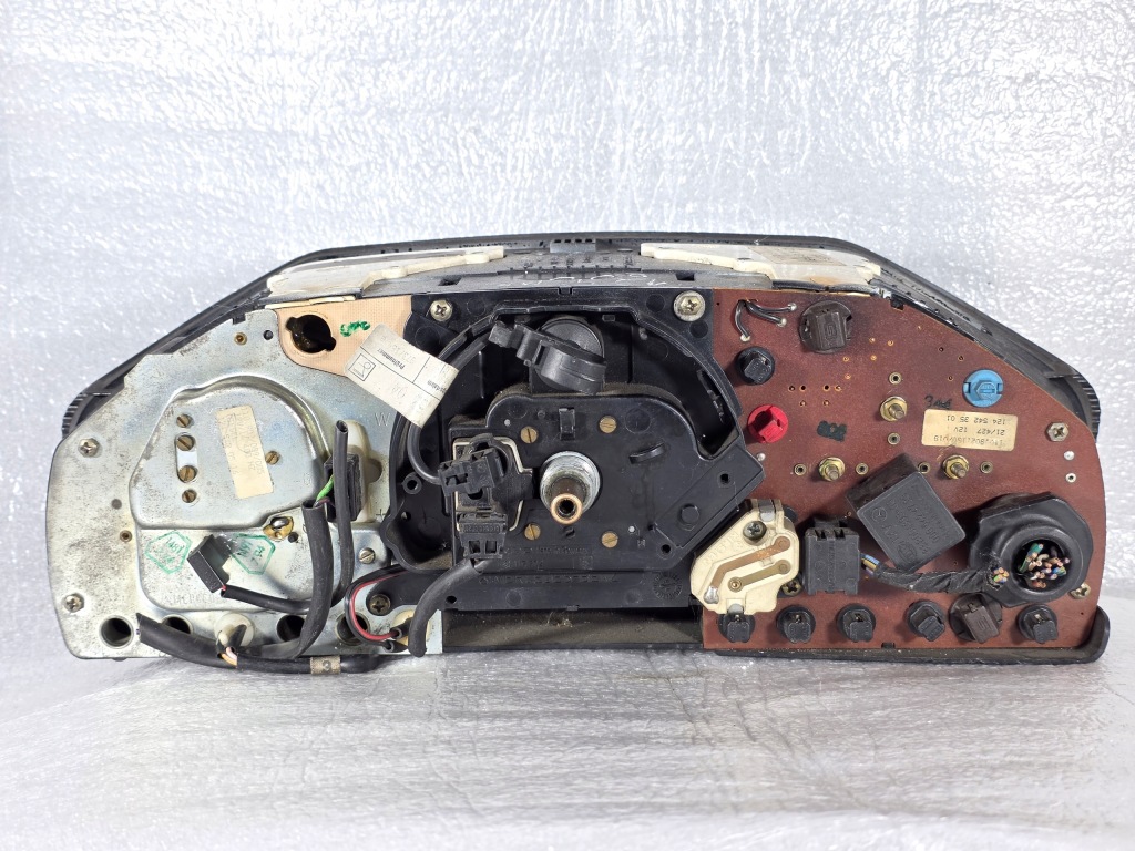 Купити Лічильник прилади mercedes-benz w124 2.0d оригінальний номер 1245433821