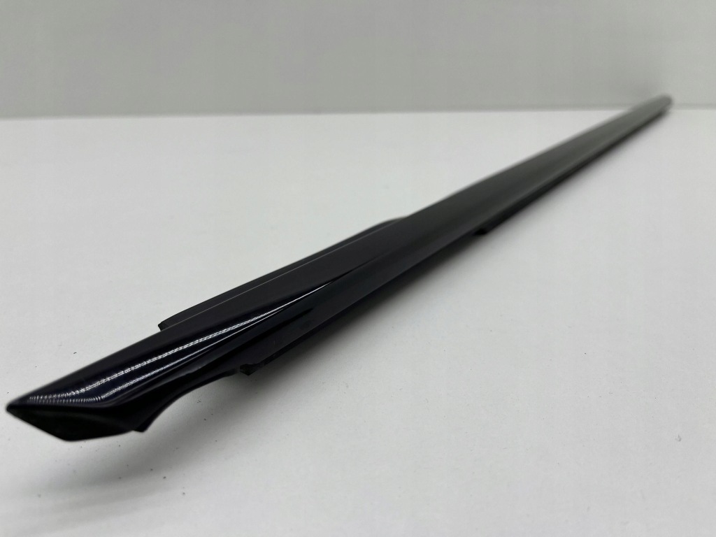 фото №1, Bmw x1 u11 молдинг ущільнювач двері права перед 9451534