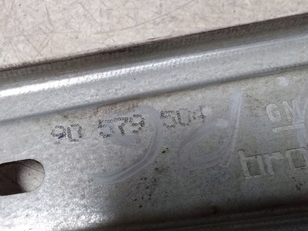 Підйомник скло механічний задній права сторона opel zafira a 90579504 в Україні