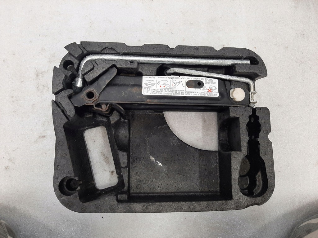 фото №2, Вкладыш багажника mini r56 r57 6778554