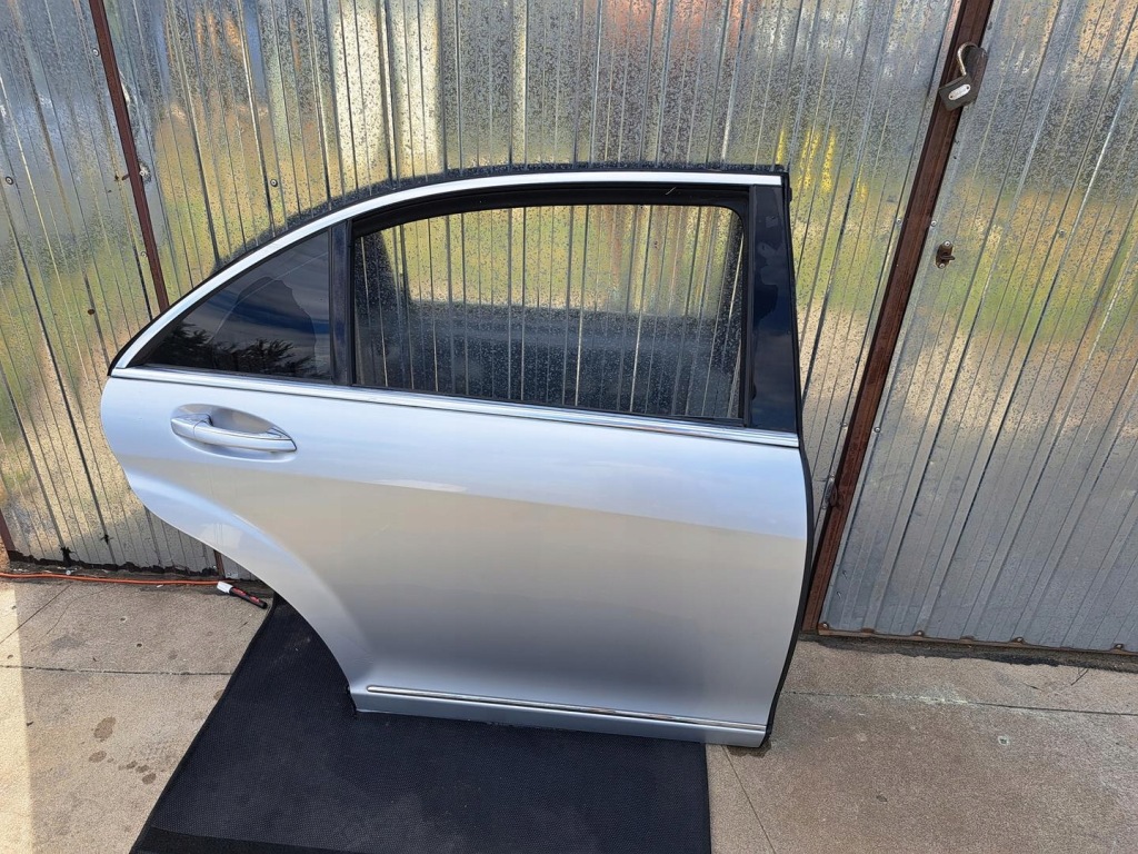 фото №1, Mercedes w221 lift дверь правое задняя задняя задние