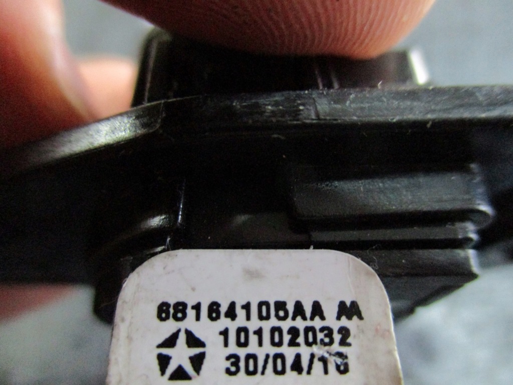 фото №3, Перемикач кришки jeep cherokee 68164105aa