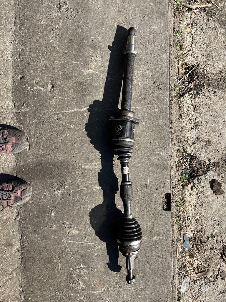 фото №1, 48 toyota avensis приводной вал передняя перед правая 4341005320