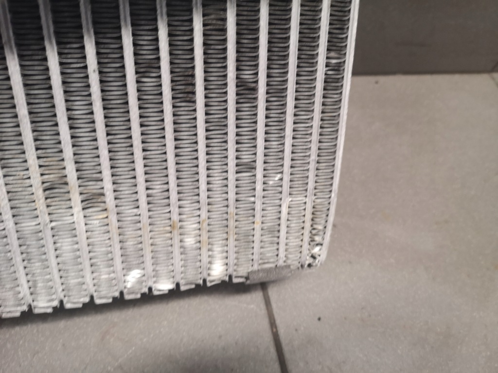 фото №4, Радіатор кондиціонера vw touareg 7l0820102a