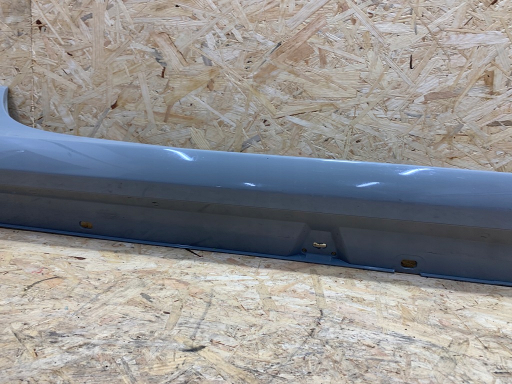 Купити Mercedes cle c236 a2366980200 молдинг поріг права оригінал