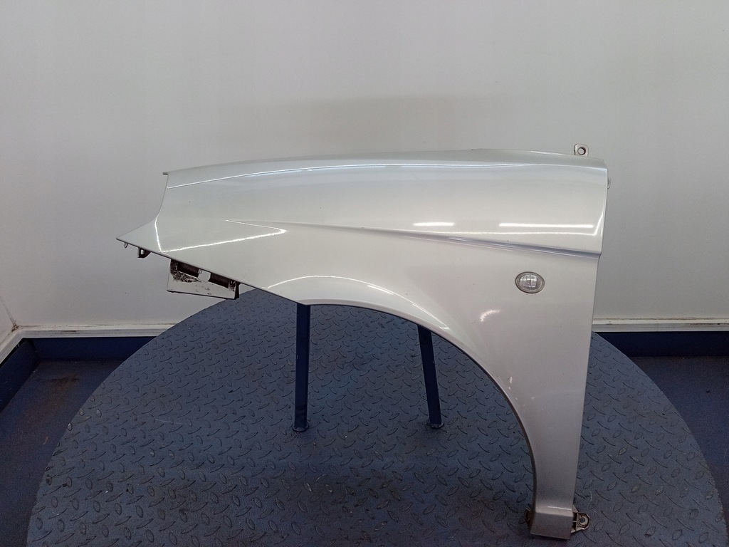 фото №1, Lancia ypsilon i крыло перед левый 647