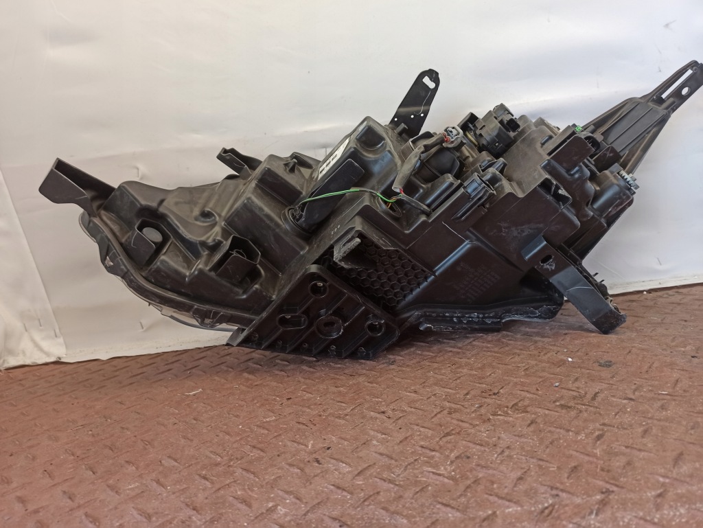 Фара правый  qashqai 2 обычная линза nie-klejona демонтаж европа  фара правый Доставка