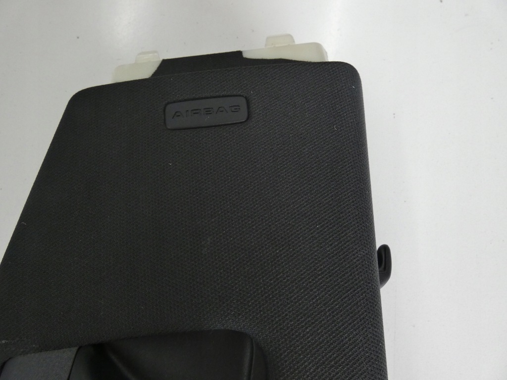 фото №8, Оббивка, обшивка стійка праве audi q-8 середній 722.