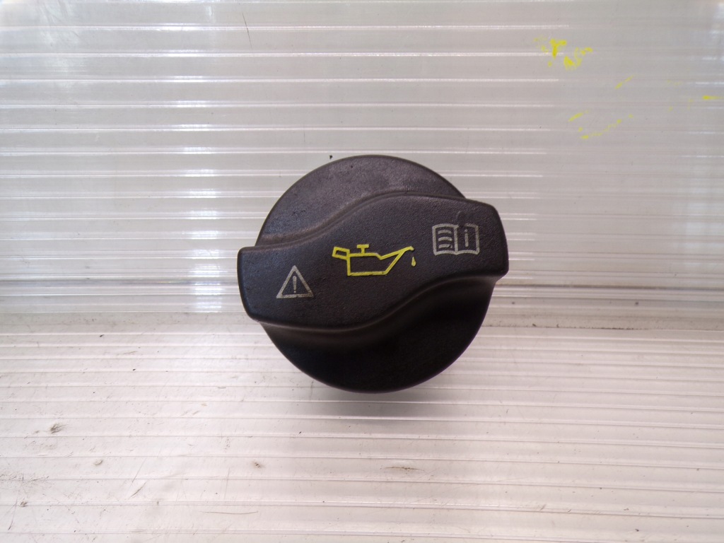 Купити Кришка заливної оливи mercedes w169 0000101385