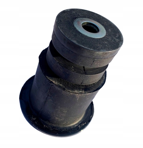 фото №1, Nissan navara pickup d22 втулка подушка рамы 3