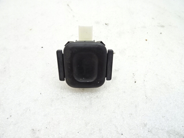 фото №1, Citroen c4 picasso ii кнопка контактор крышки задний багажника