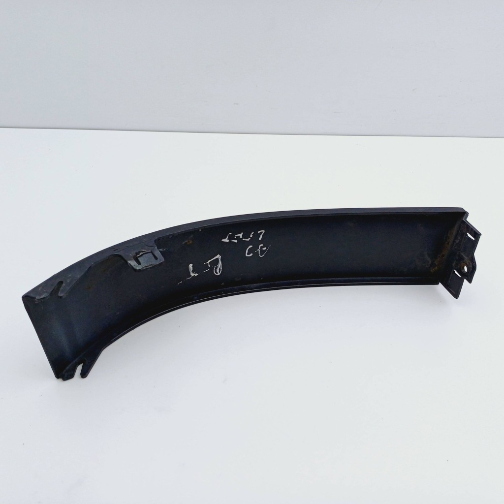 Молдинг под фара правый задний  audi a3 8l рестайлинг  8l0807871c nr283 Доставка