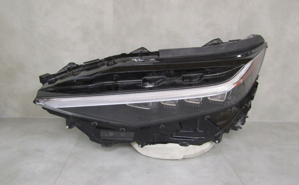 Купити Фара перед ліва toyota bz4x ea10 full led lh 22-