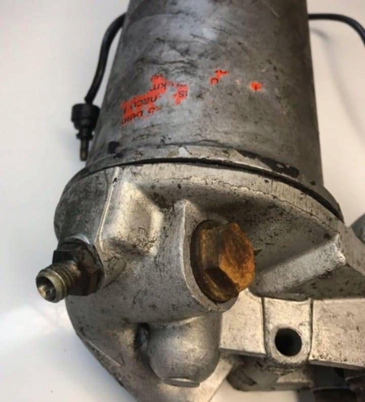 Mercedes-benz w115 w114 m110 2,8 основание кронштейн фильтра масла в Украине