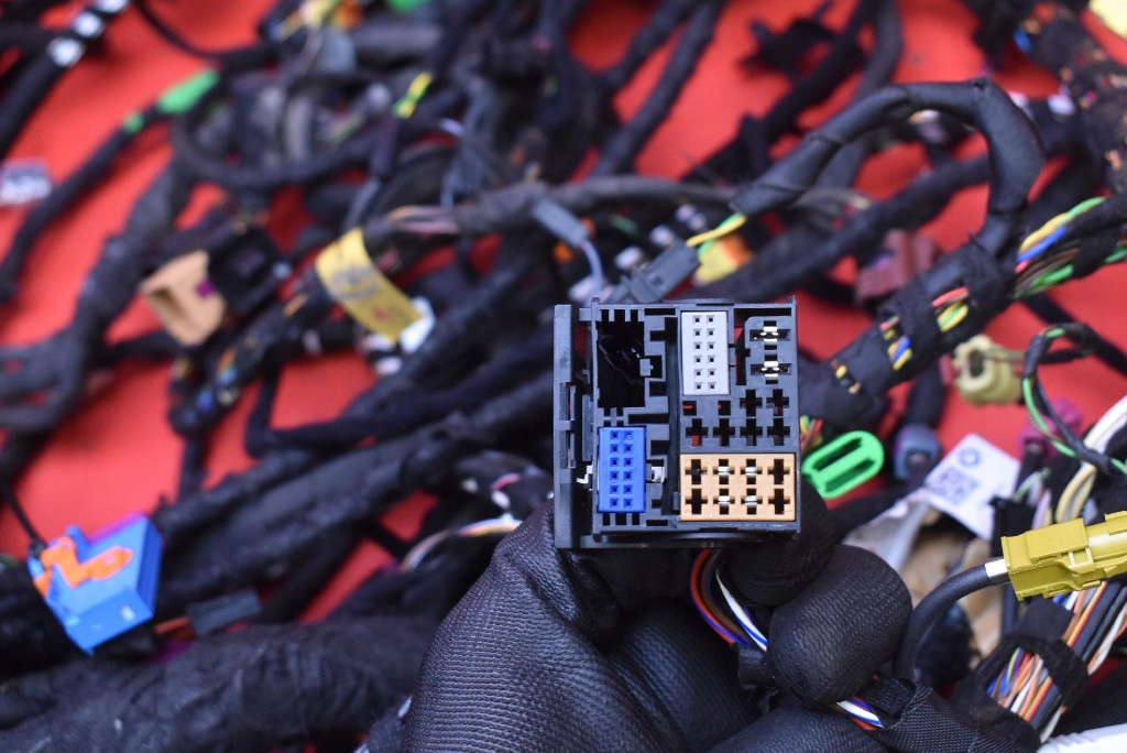 Купить Жгут электропроводка электрическая салона tab016490 vw id.3 i 62ah 204 km 19-21