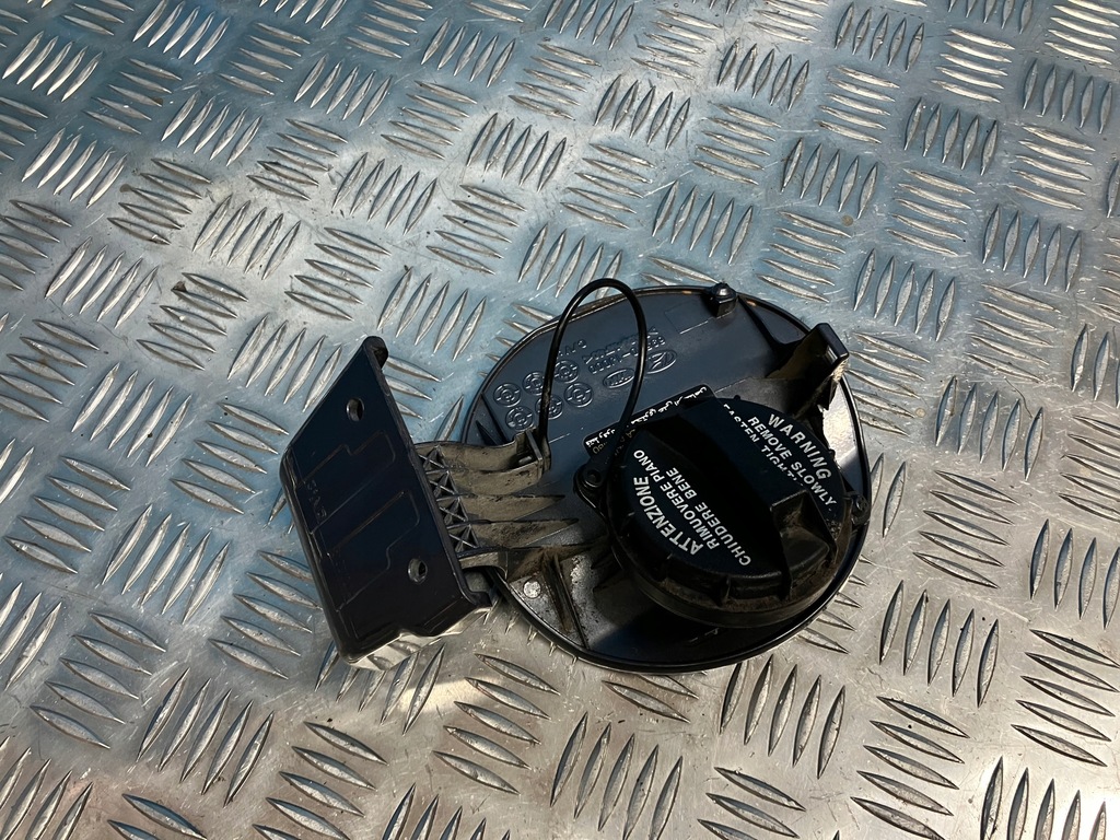 фото №2, Hyundai i20 2012 r кришка заливної пального 2e