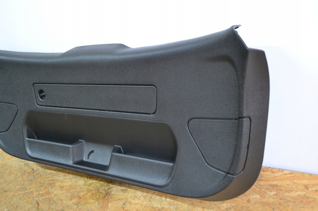 фото №3, Audi a1 3 дверь обивка защита крышки 8x3867979