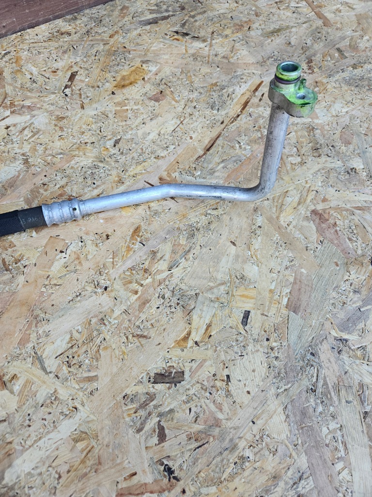 фото №4, Шланг klimatyzajci audi q3 8u 8u0820721f