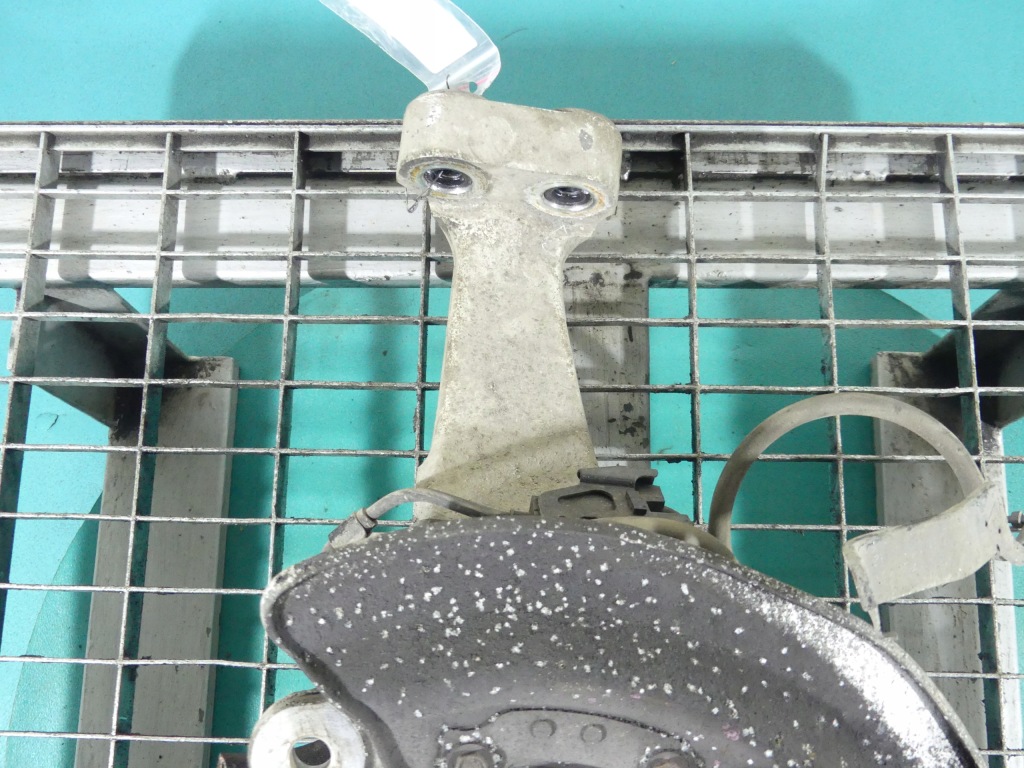 Поворотний кулак права ступиця перед lexus ls iv ls600h Ціна