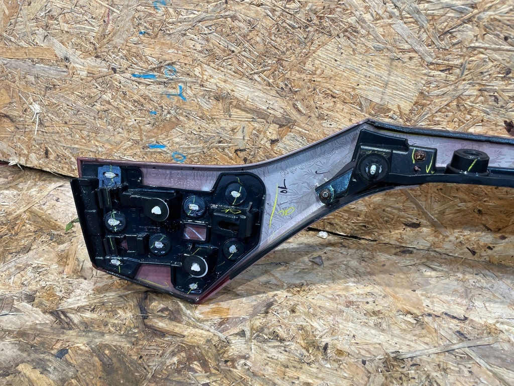 фото №7, Mazda 3 bm iii 13-18 hb обшивка молдинг накладка крышки задняя задний багажника