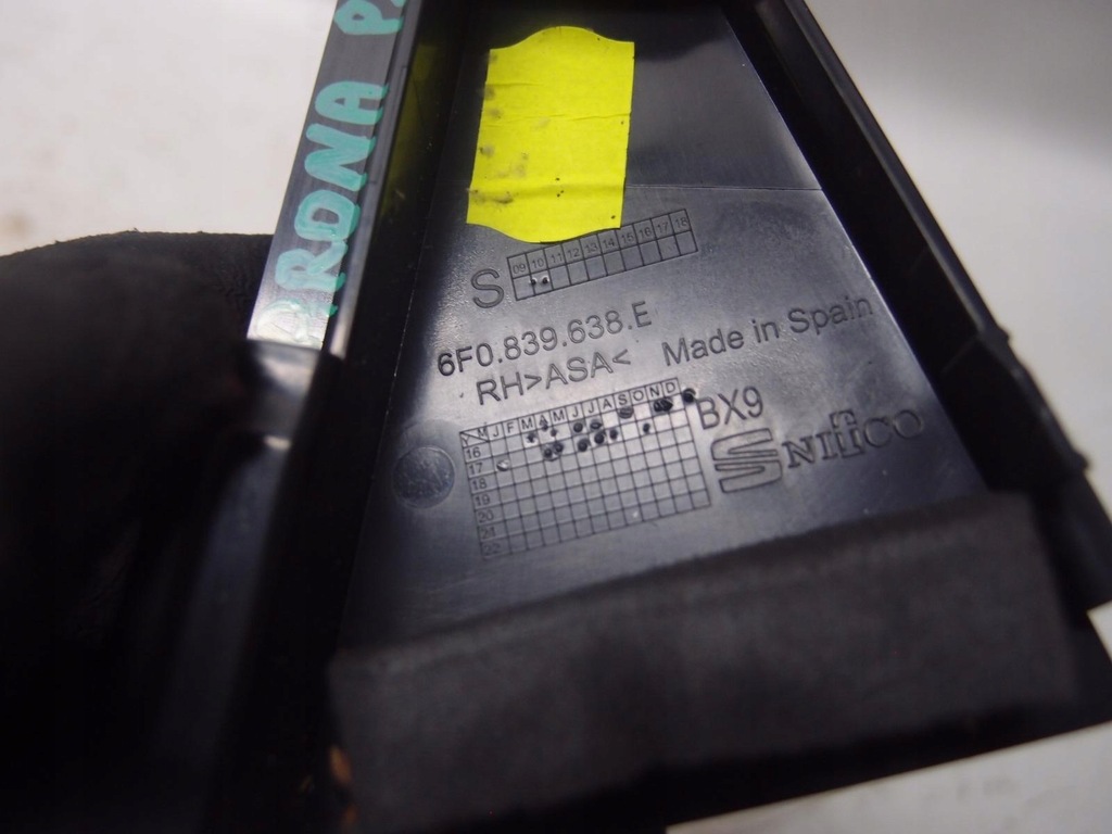 фото №6, Заглушка треугольник дверь правый задняя seat arona 6f0839638e