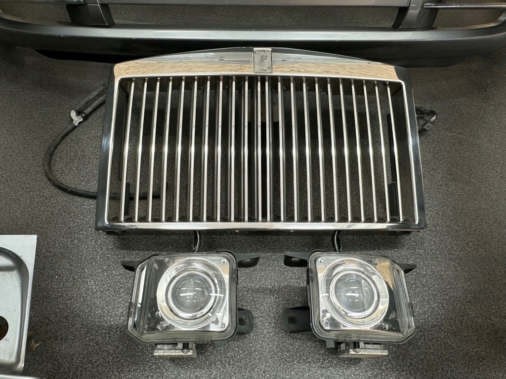 Rolls royce phantom капот бампер крыло лампы светодиоды рамка решётка радиатора в Украине