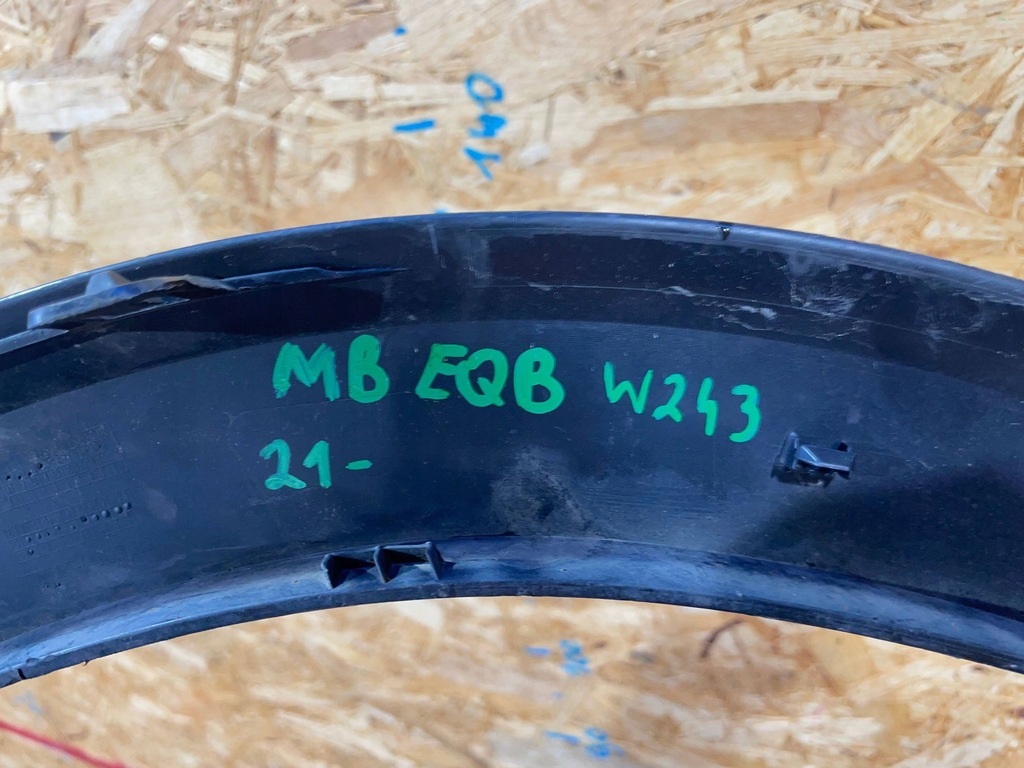 фото №14, Mercedes eqb x243 21- молдинг накладка na крыло правый перед передняя