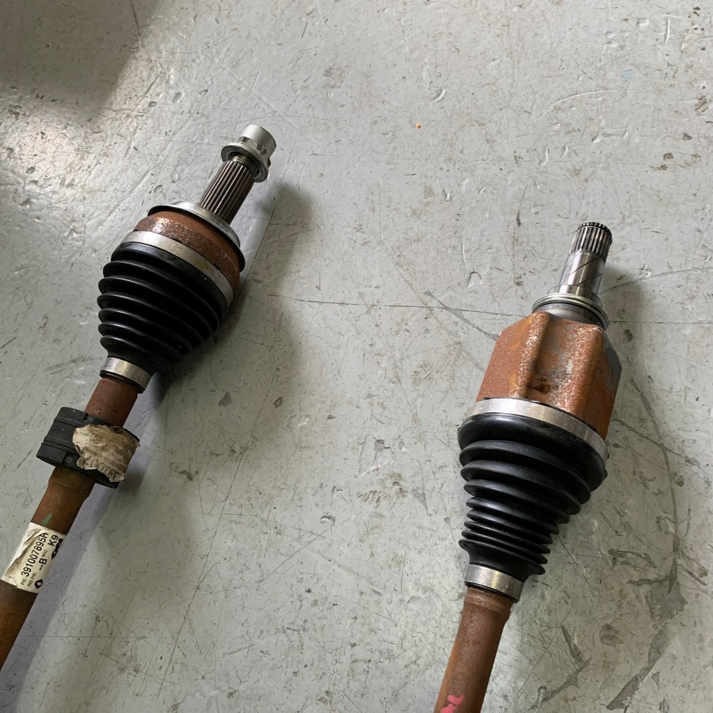 Renault austral 1.2 e-tech привідний вал ліва 391015485r Оригінал