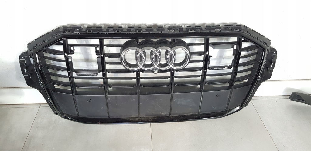 Купити Audi q7 s-line lift решітка радіатора решітка радіатора бампера 4m0853651aj