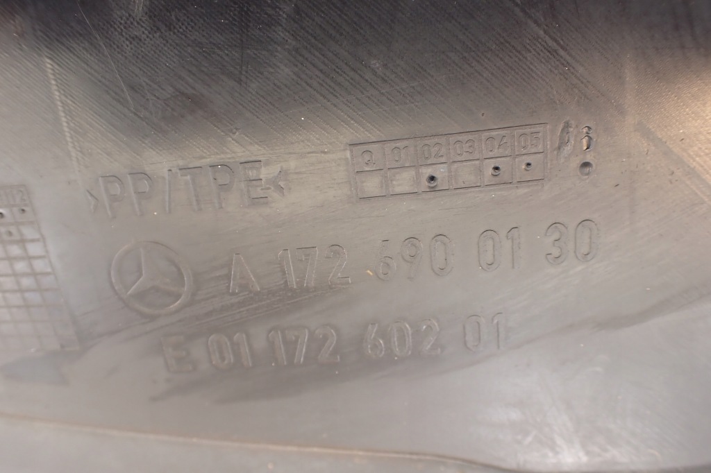 фото №10, Mercedes slk w172 r172 11- подкрылок передние правое перед a1726900130 rh оригинальный номер