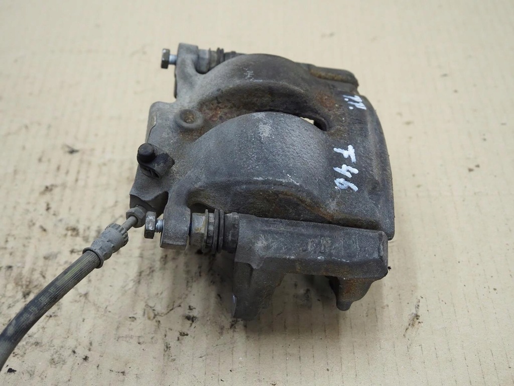 фото №10, Bmw 2 f46 gran tourer суппорт тормозной правый перед